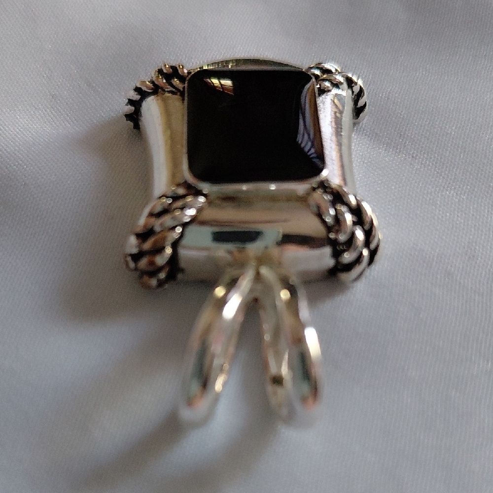 Avon Silver and Black Pendant Necklace - Picture 6 of 7